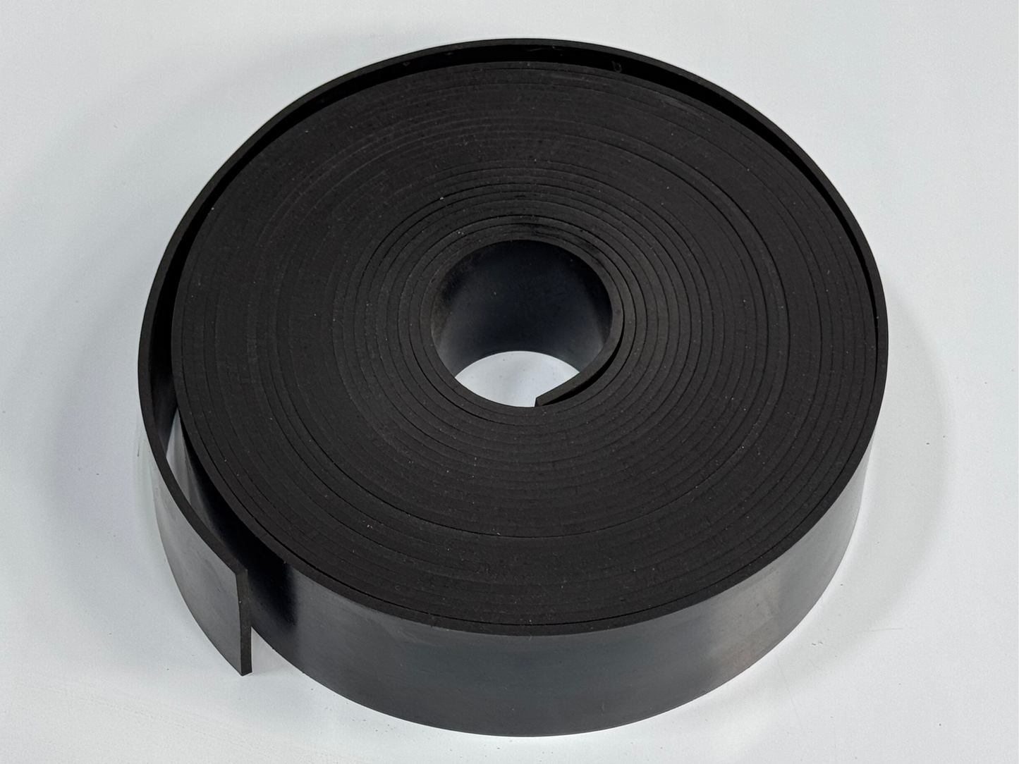 Nitrile rubber strip – 10 metre roll in oil-resistant material