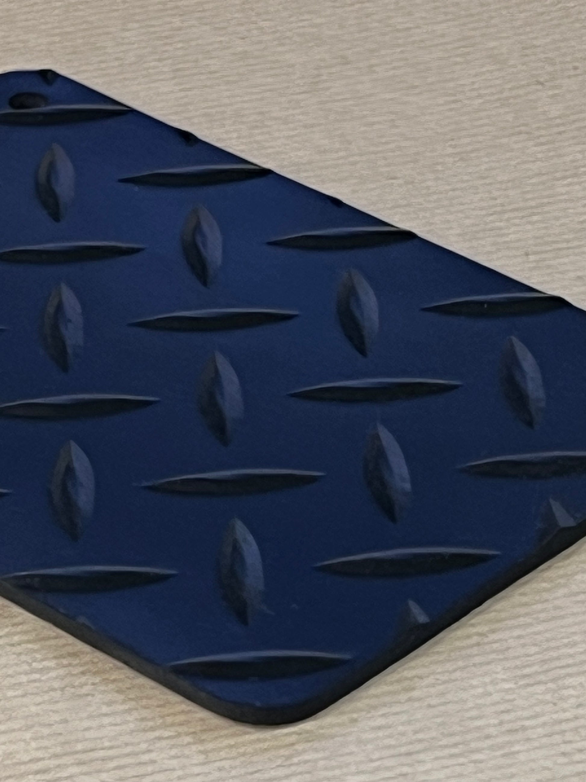  Grade N27 – Rhomboid Checkerplate Rubber Matting, 3mm thick, 1400mm wide roll